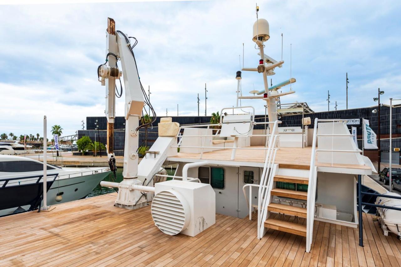 Luxury Boat Hotel Sant Adria de Besos Eksteriør bilde